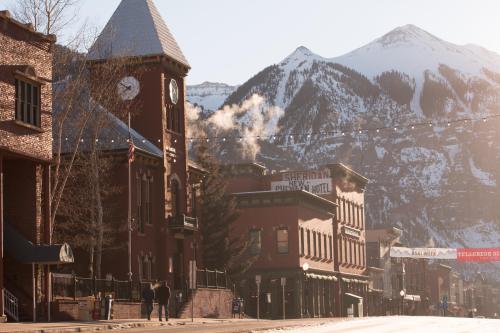 14 02 25_7422_edited-1